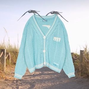 TAYLOR SWIFT’S LIMITED EDITION 1989 CARDIGAN
